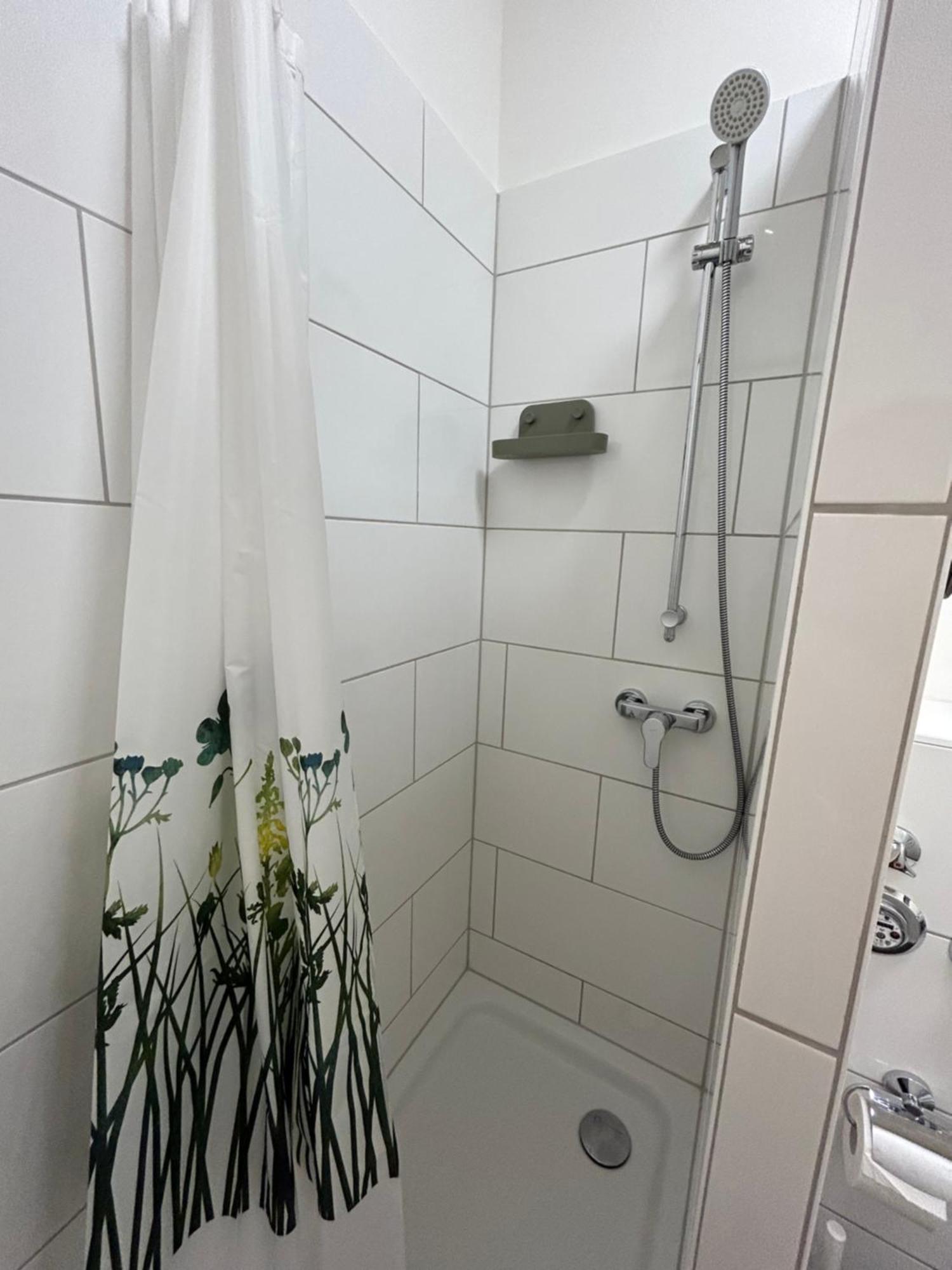 35 Qm Grosses Apartment Mit Eigenem Badezimmer In Den Elbvororten Hamburg Kültér fotó