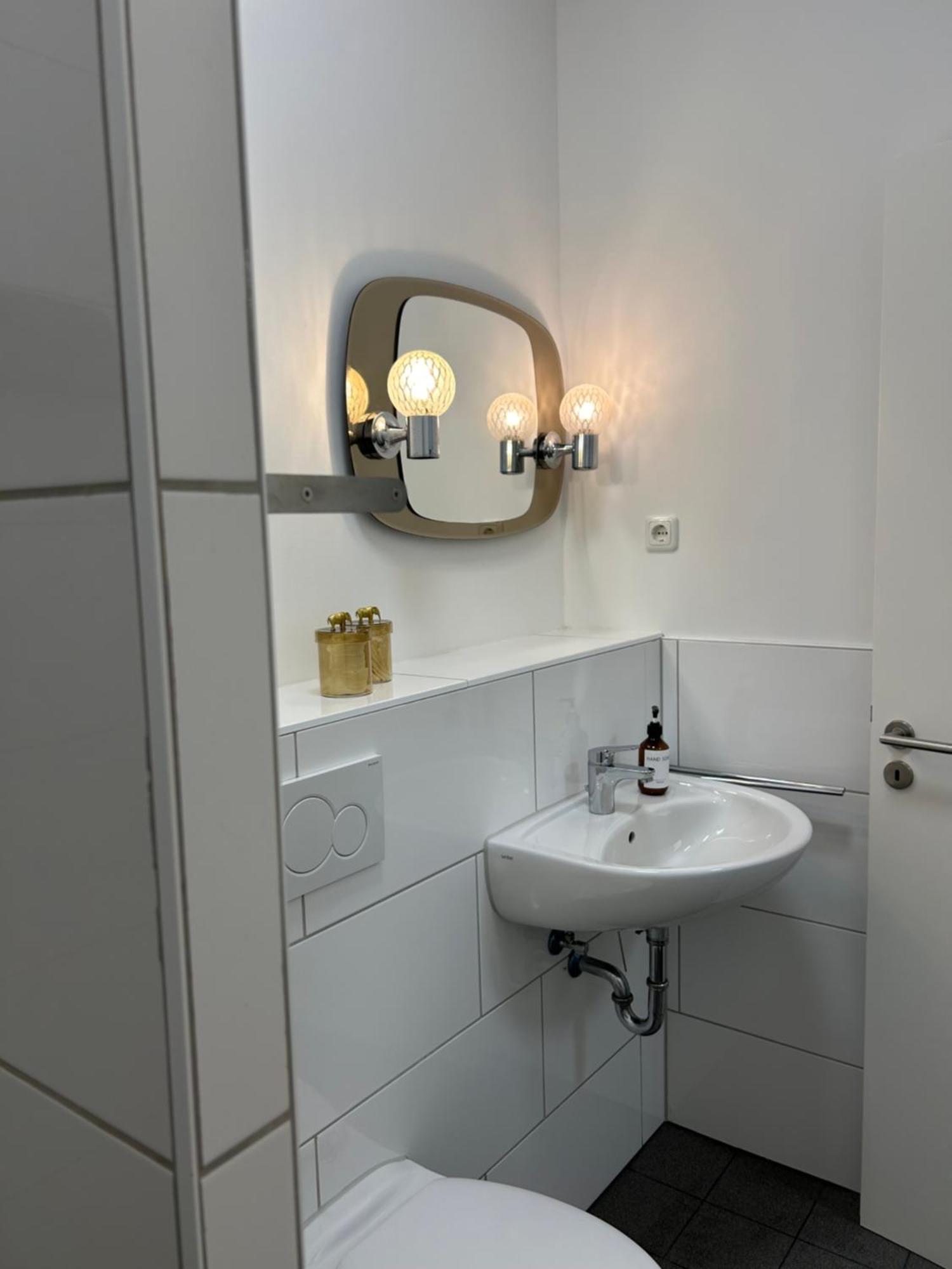 35 Qm Grosses Apartment Mit Eigenem Badezimmer In Den Elbvororten Hamburg Kültér fotó